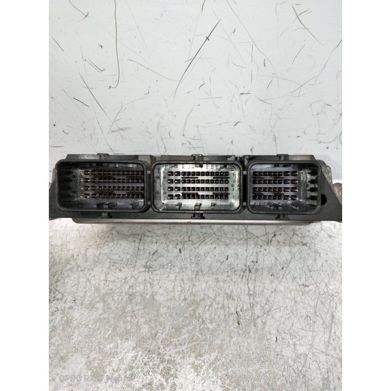 Recambio de centralita motor uce para renault megane ii berlina 5p business referencia OEM IAM 0281013907 8200705747 8200705748