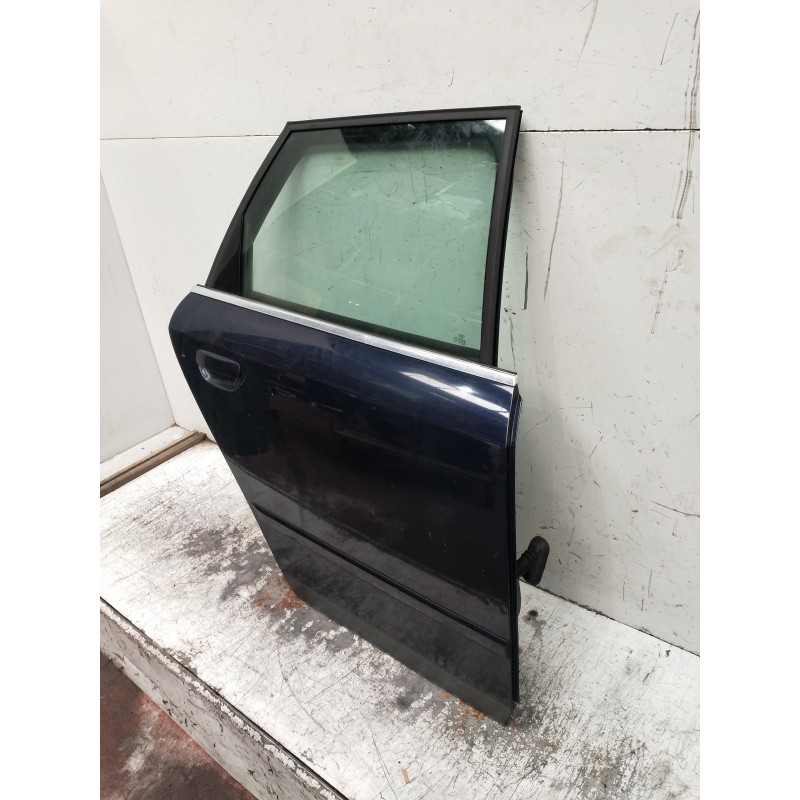 Recambio de puerta trasera derecha para audi a4 avant (8e) 1.9 tdi (96kw) referencia OEM IAM   5P