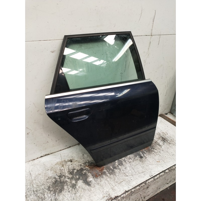 Recambio de puerta trasera derecha para audi a4 avant (8e) 1.9 tdi (96kw) referencia OEM IAM   5P