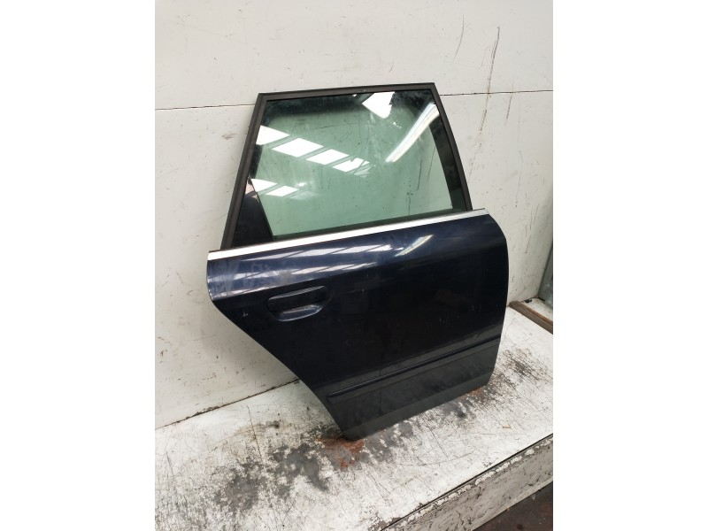 Recambio de puerta trasera derecha para audi a4 avant (8e) 1.9 tdi (96kw) referencia OEM IAM   5P