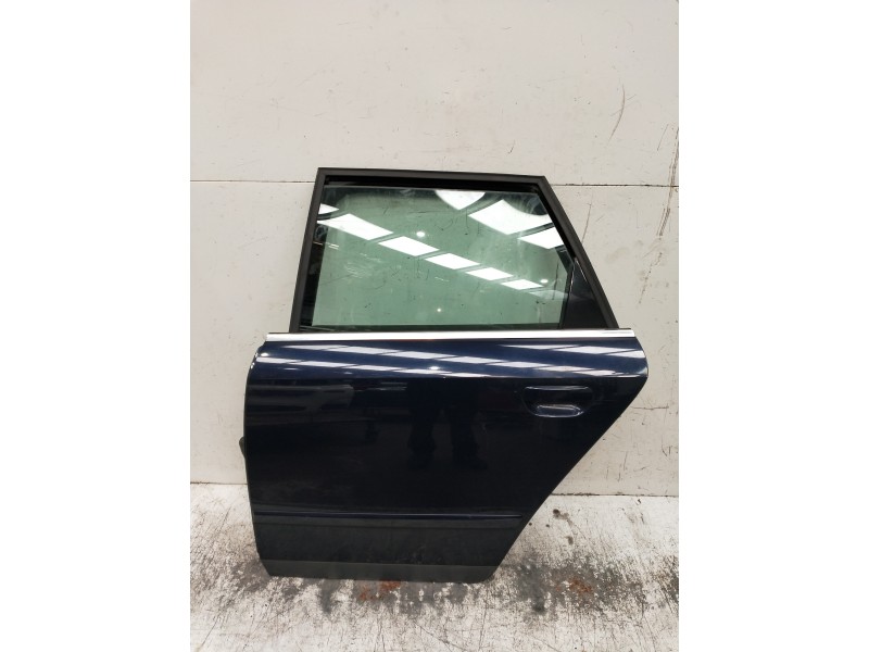 Recambio de puerta trasera izquierda para audi a4 avant (8e) 1.9 tdi (96kw) referencia OEM IAM   5P