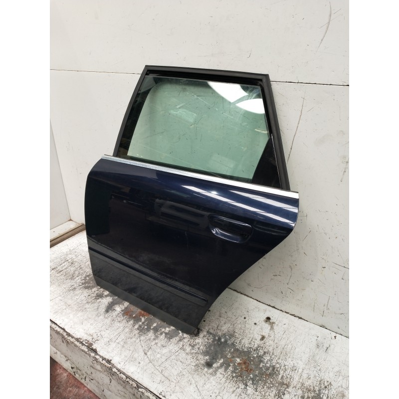 Recambio de puerta trasera izquierda para audi a4 avant (8e) 1.9 tdi (96kw) referencia OEM IAM   5P