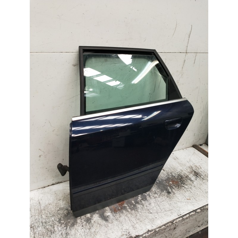 Recambio de puerta trasera izquierda para audi a4 avant (8e) 1.9 tdi (96kw) referencia OEM IAM   5P