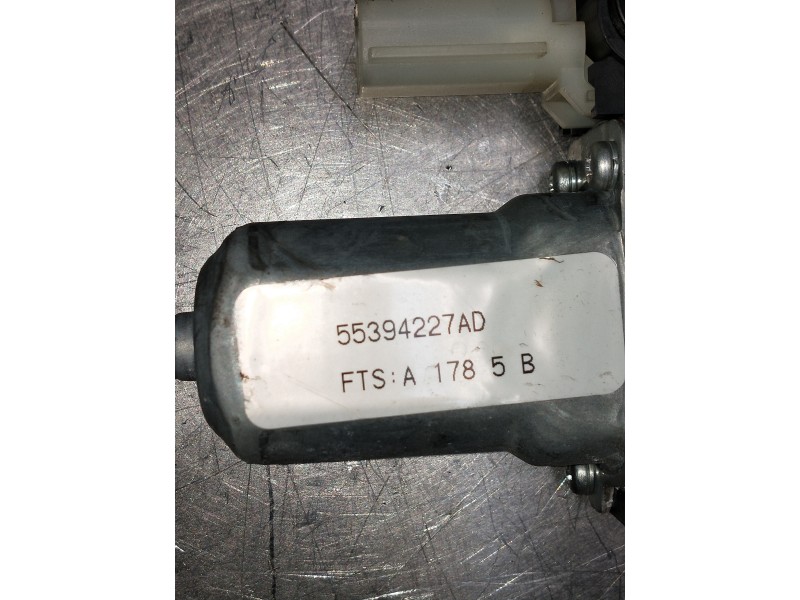 Recambio de elevalunas delantero izquierdo para jeep gr. cherokee (wh) referencia OEM IAM 55394227AD A1785B 5P