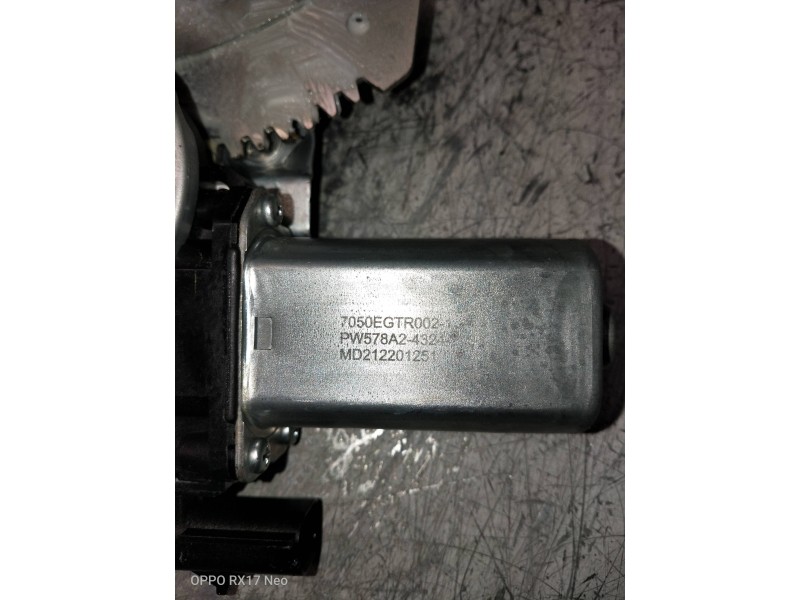 Recambio de elevalunas trasero derecho para dacia spring referencia OEM IAM 7050EGTR0021  5P