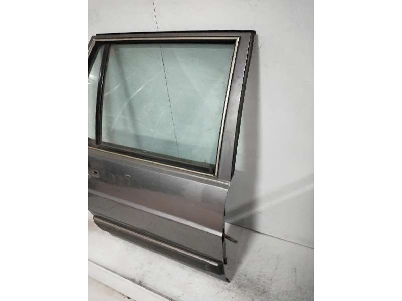 Recambio de puerta trasera derecha para volkswagen santana (327) referencia OEM IAM   