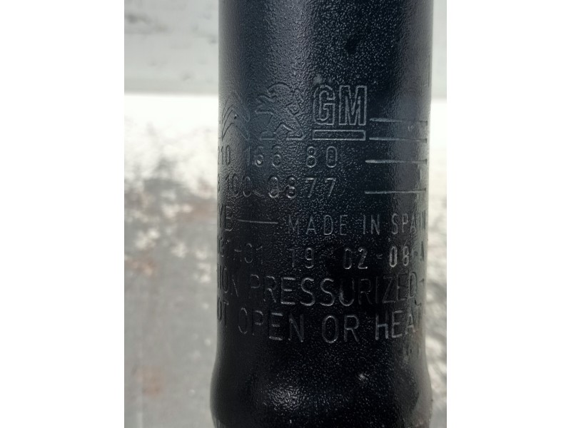 Recambio de amortiguador trasero derecho para citroen c3 aircross feel referencia OEM IAM 9821016680 03031000877 