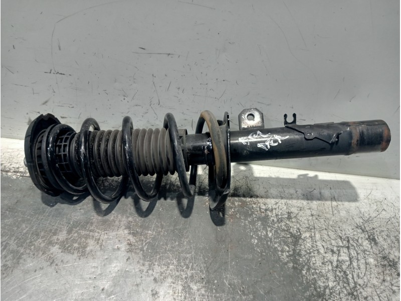 Recambio de amortiguador delantero derecho para citroen c3 aircross feel referencia OEM IAM 9827238680 03031000408 