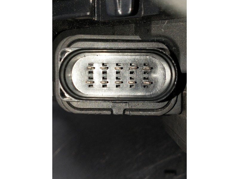 Recambio de faro derecho para audi a6 berlina (4b2) 2.5 tdi quattro referencia OEM IAM   