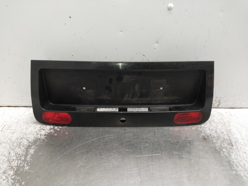 Recambio de portamatriculas para audi a6 berlina (4b2) 2.5 tdi quattro referencia OEM IAM 4B5945695ELL 4B5945695FRL 