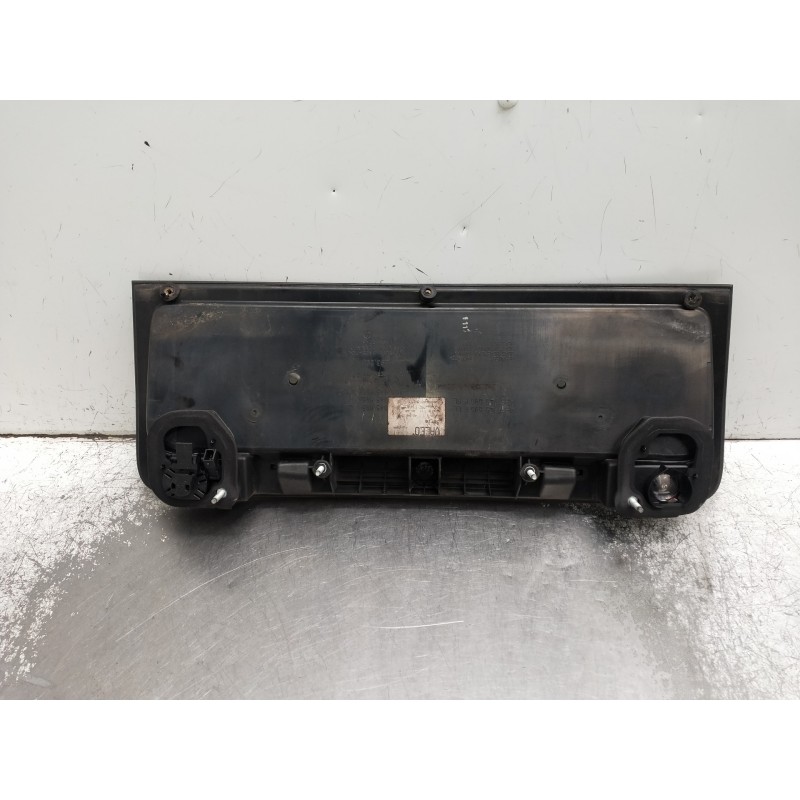 Recambio de portamatriculas para audi a6 berlina (4b2) 2.5 tdi quattro referencia OEM IAM 4B5945695ELL 4B5945695FRL 