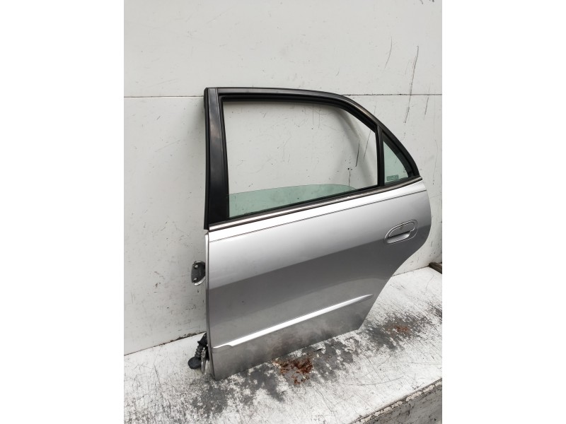 Recambio de puerta trasera izquierda para honda accord berlina (cg7-9/ch1-7) referencia OEM IAM   4P