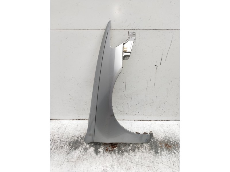 Recambio de aleta delantera derecha para honda accord berlina (cg7-9/ch1-7) referencia OEM IAM   