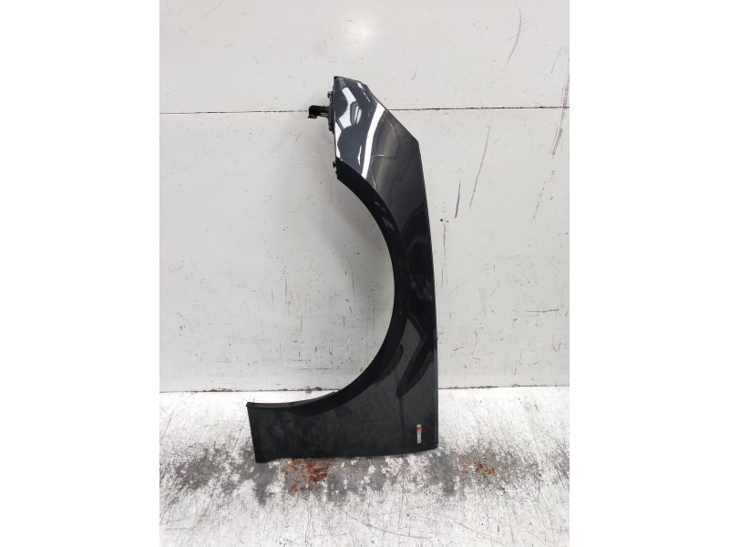 Recambio de aleta delantera izquierda para audi a4 avant (8wd) referencia OEM IAM   