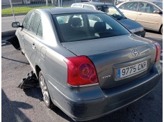 toyota avensis berlina (t25) del año 2003 2