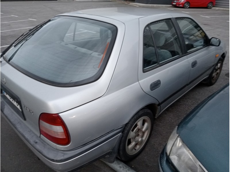 nissan sunny berlina (n14) del año 1994