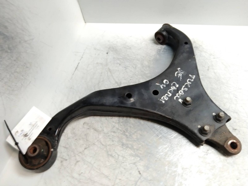 Recambio de brazo suspension inferior delantero derecho para hyundai tucson (jm) 2.0 crdi cat referencia OEM IAM   