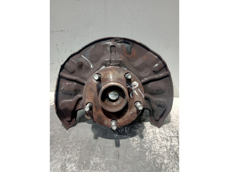 Recambio de mangueta delantera derecha para toyota corolla verso (r1) 2.0 d-4d luna referencia OEM IAM 43211  