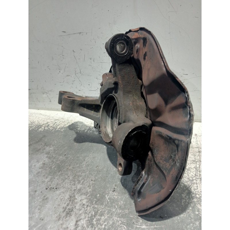 Recambio de mangueta delantera derecha para toyota corolla verso (r1) 2.0 d-4d luna referencia OEM IAM 43211  