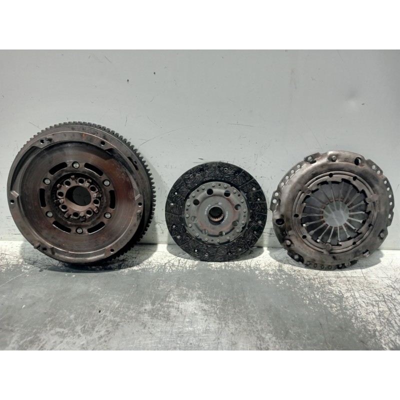 Recambio de kit embrague para toyota corolla verso (r1) 2.0 d-4d luna referencia OEM IAM 323063410 415021510 