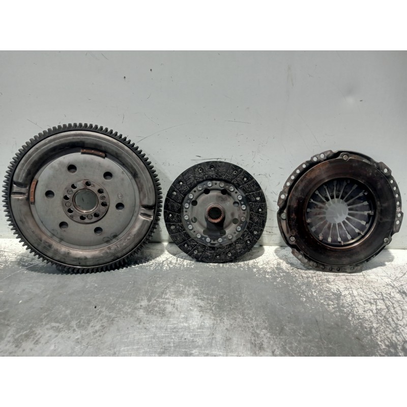 Recambio de kit embrague para toyota corolla verso (r1) 2.0 d-4d luna referencia OEM IAM 323063410 415021510 