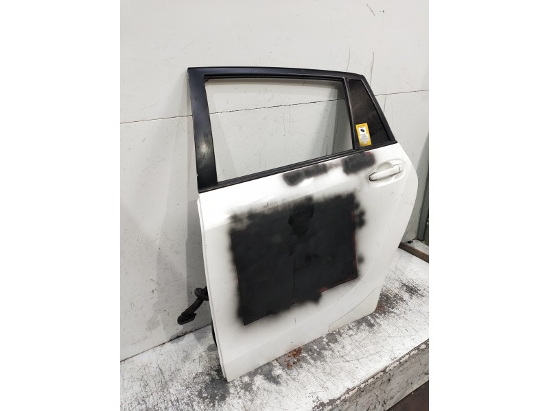 Recambio de puerta trasera izquierda para toyota verso 2.0 d-4d cat referencia OEM IAM   5P