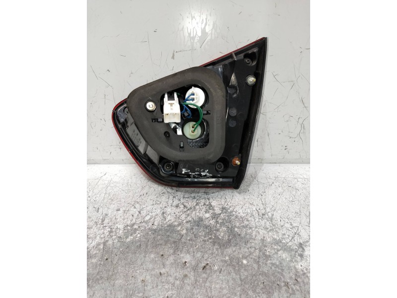 Recambio de piloto trasero izquierdo interior para kia rio (yb) attract referencia OEM IAM 924031W2  