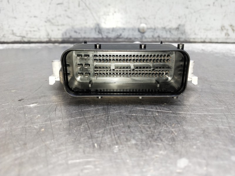 Recambio de centralita motor uce para kia rio (yb) attract referencia OEM IAM 3911703001 9001140988 8733250624