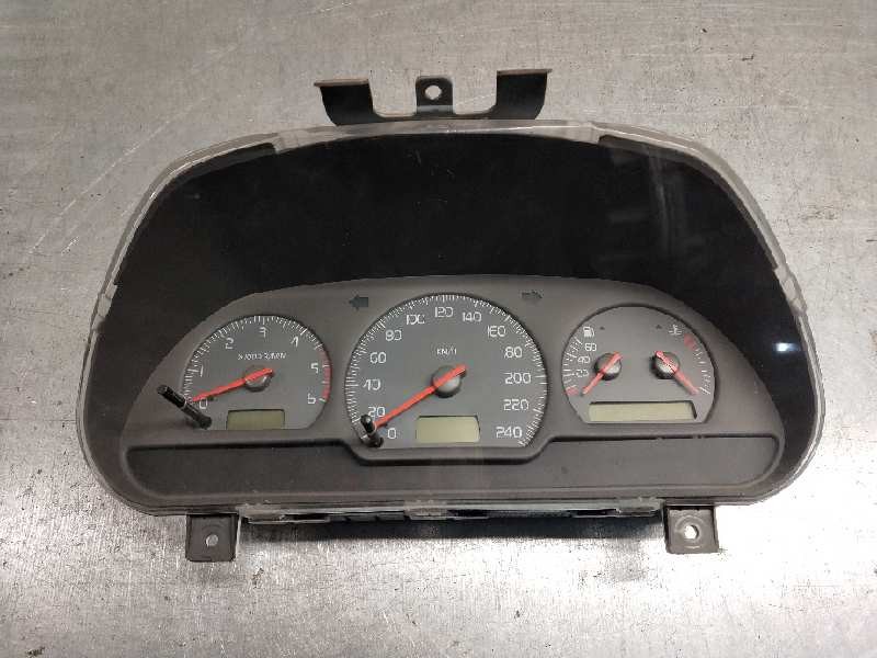 Recambio de cuadro instrumentos para volvo v40 familiar 1.9 turbodiesel referencia OEM IAM 30857484F OP0244001  Recambio de cuadro instrumentos para volvo v40 familiar 1.9 turbodiesel referencia OEM IAM 30857484F OP0244001