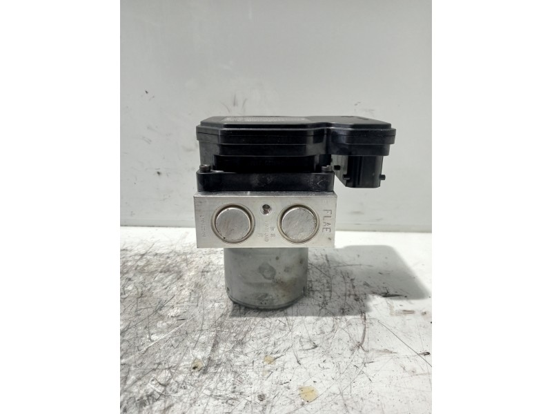 Recambio de abs para kia rio (yb) attract referencia OEM IAM A1000623ACC 589201W570 G92GAJ1D1424831