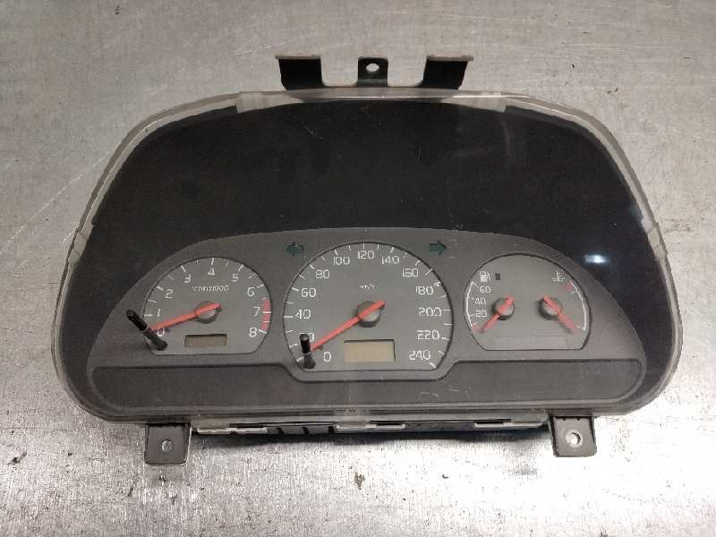 Recambio de cuadro instrumentos para volvo v40 familiar 1.8 16v cat referencia OEM IAM 30862230D OP0200023 