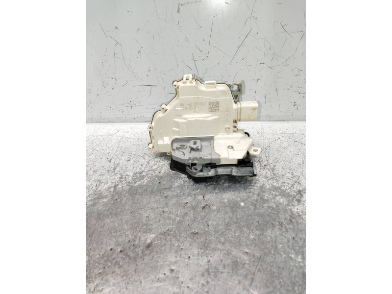 Recambio de motor cierre centralizado trasero derecho para audi a4 avant (8wd) referencia OEM IAM 4G0839016H  5P