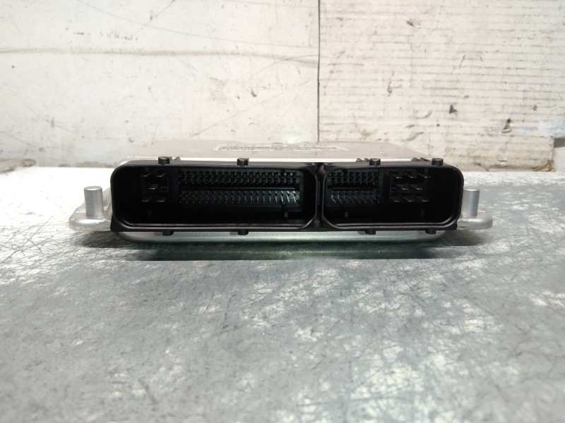 Recambio de centralita motor uce para audi a4 avant (8e) 1.9 tdi (96kw) referencia OEM IAM 0281010729 038906019FP EDC15P