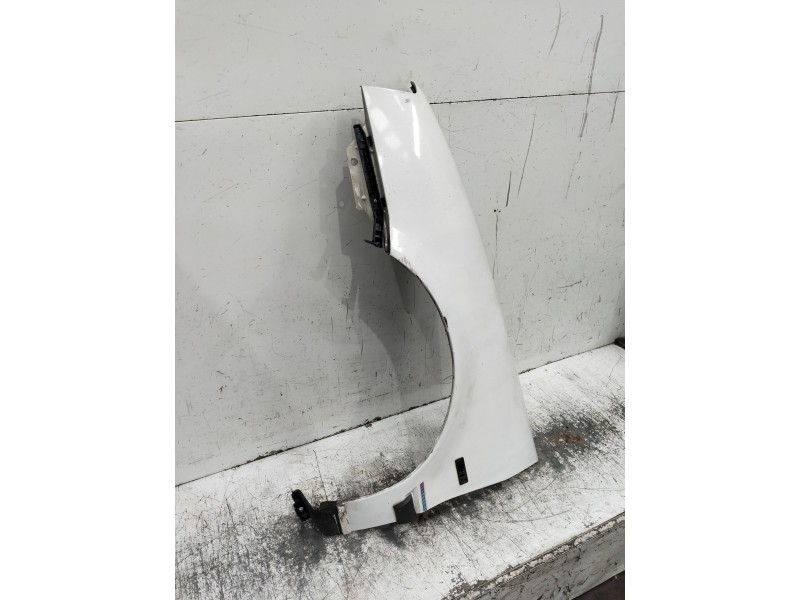 Recambio de aleta delantera izquierda para renault 19 (b/c/l53) 1.9 dt referencia OEM IAM   