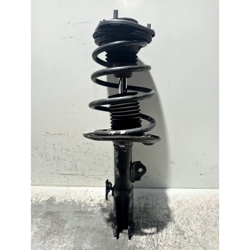 Recambio de amortiguador delantero derecho para toyota verso 2.0 d-4d cat referencia OEM IAM 3358005  