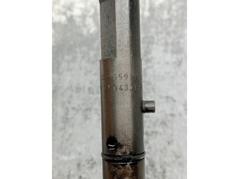 Recambio de inyector para audi a6 berlina (4b2) 2.5 tdi quattro referencia OEM IAM 0432133795 059130201F BOSCH