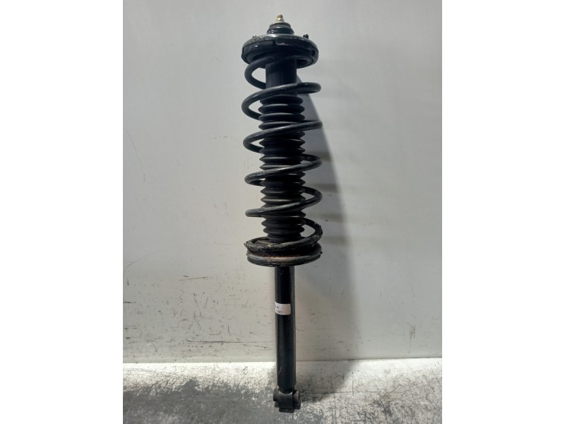 Recambio de amortiguador trasero derecho para honda accord berlina (cg7-9/ch1-7) referencia OEM IAM 52610S84A060 010822 