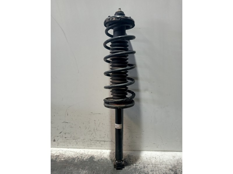 Recambio de amortiguador trasero izquierdo para honda accord berlina (cg7-9/ch1-7) referencia OEM IAM 52610S84A060 010822 