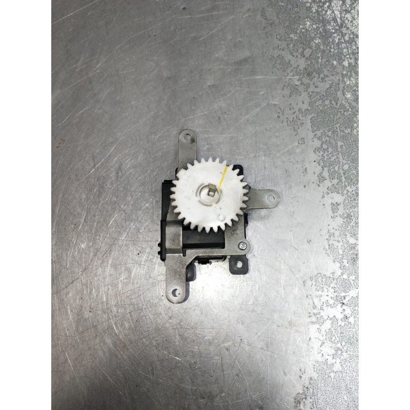 Recambio de motor apertura trampillas climatizador para toyota verso 2.0 d-4d cat referencia OEM IAM C638002160  