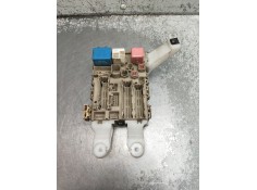 Recambio de caja reles / fusibles para toyota verso 2.0 d-4d cat referencia OEM IAM 827300F290A 350913I26 