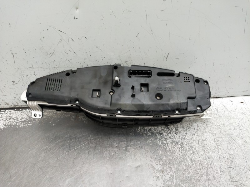 Recambio de cuadro instrumentos para toyota verso 2.0 d-4d cat referencia OEM IAM 838000F370 MB2574705103 