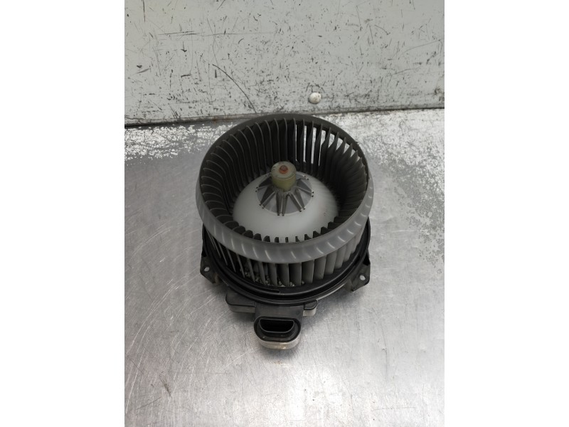 Recambio de motor calefaccion para toyota verso 2.0 d-4d cat referencia OEM IAM AV2727008104  