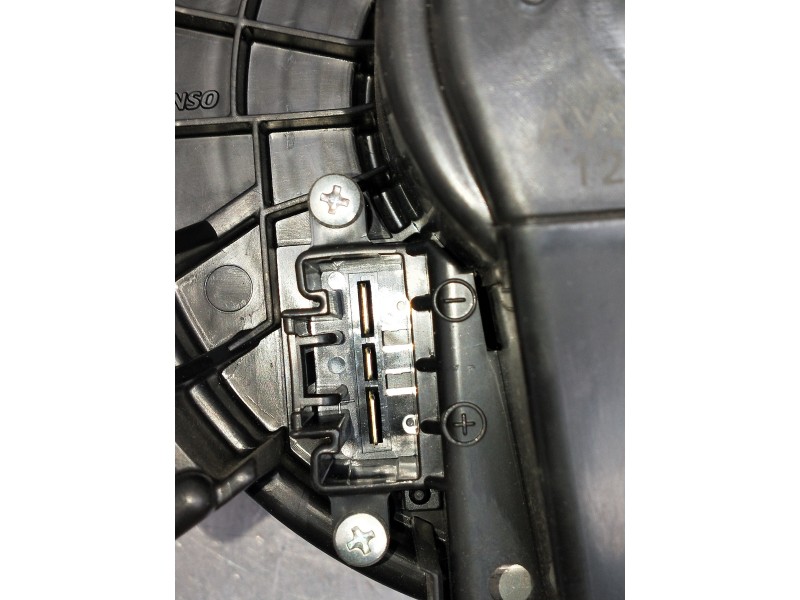 Recambio de motor calefaccion para toyota verso 2.0 d-4d cat referencia OEM IAM AV2727008104  