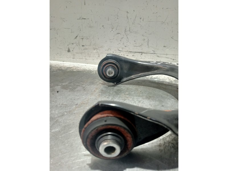 Recambio de brazo suspension superior delantero izquierdo para honda accord berlina (cg7-9/ch1-7) referencia OEM IAM 51460S84A01
