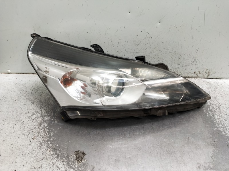 Recambio de faro derecho para toyota verso 2.0 d-4d cat referencia OEM IAM   