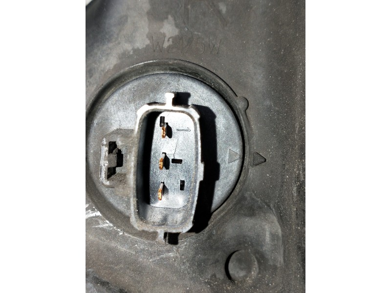 Recambio de faro derecho para toyota verso 2.0 d-4d cat referencia OEM IAM   