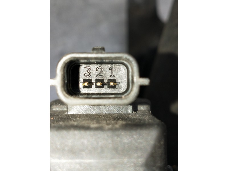 Recambio de faro derecho para toyota verso 2.0 d-4d cat referencia OEM IAM   