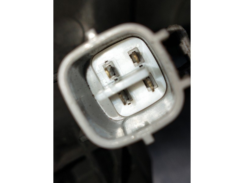 Recambio de faro izquierdo para toyota verso 2.0 d-4d cat referencia OEM IAM   