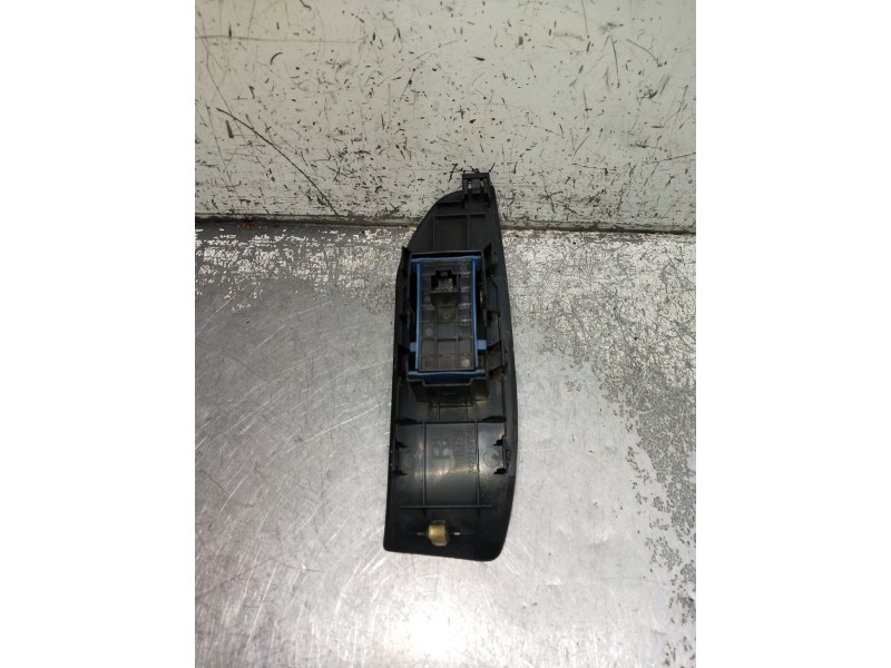 Recambio de mando elevalunas delantero derecho para toyota verso 2.0 d-4d cat referencia OEM IAM 848100F03026213  