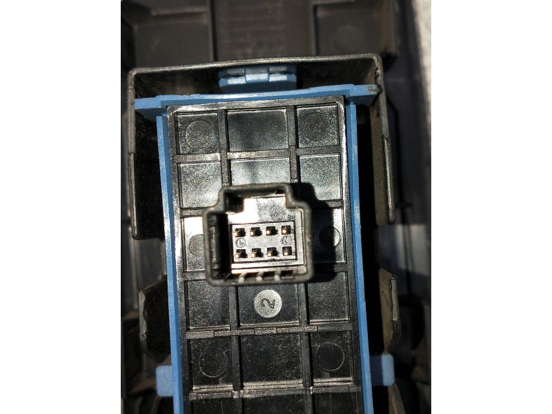 Recambio de mando elevalunas delantero derecho para toyota verso 2.0 d-4d cat referencia OEM IAM 848100F03026213  